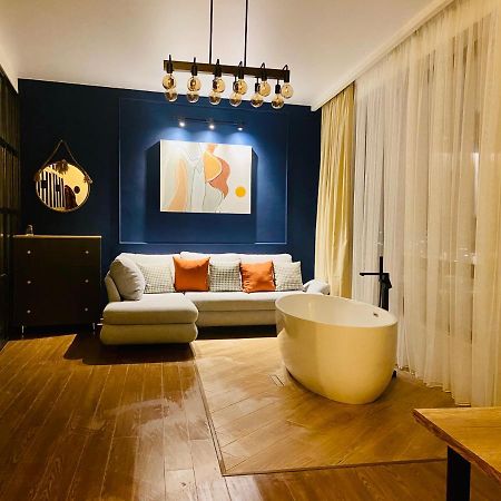 Luxury Apartment In Old Tbilisi With Terrace Buitenkant foto