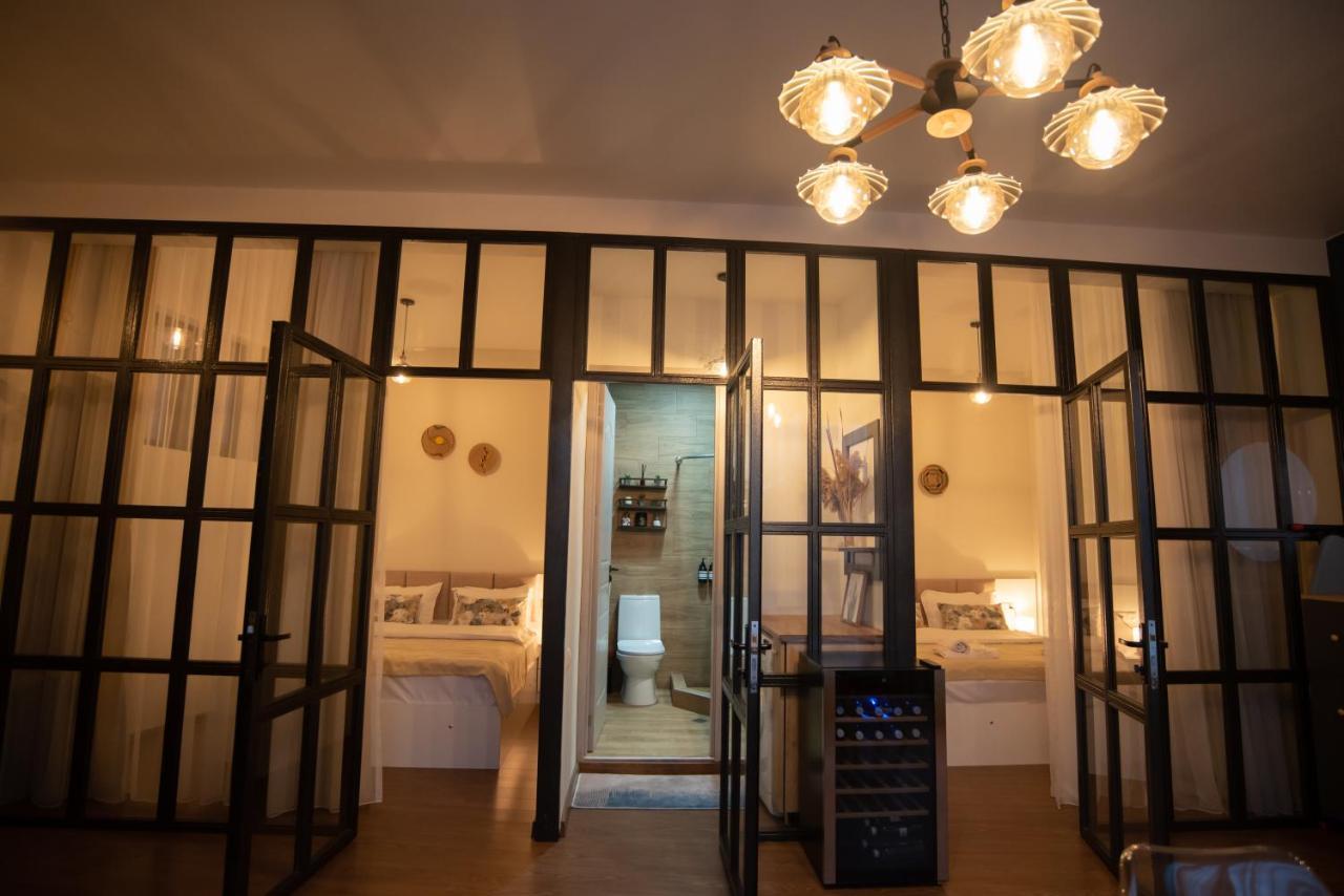 Luxury Apartment In Old Tbilisi With Terrace Buitenkant foto