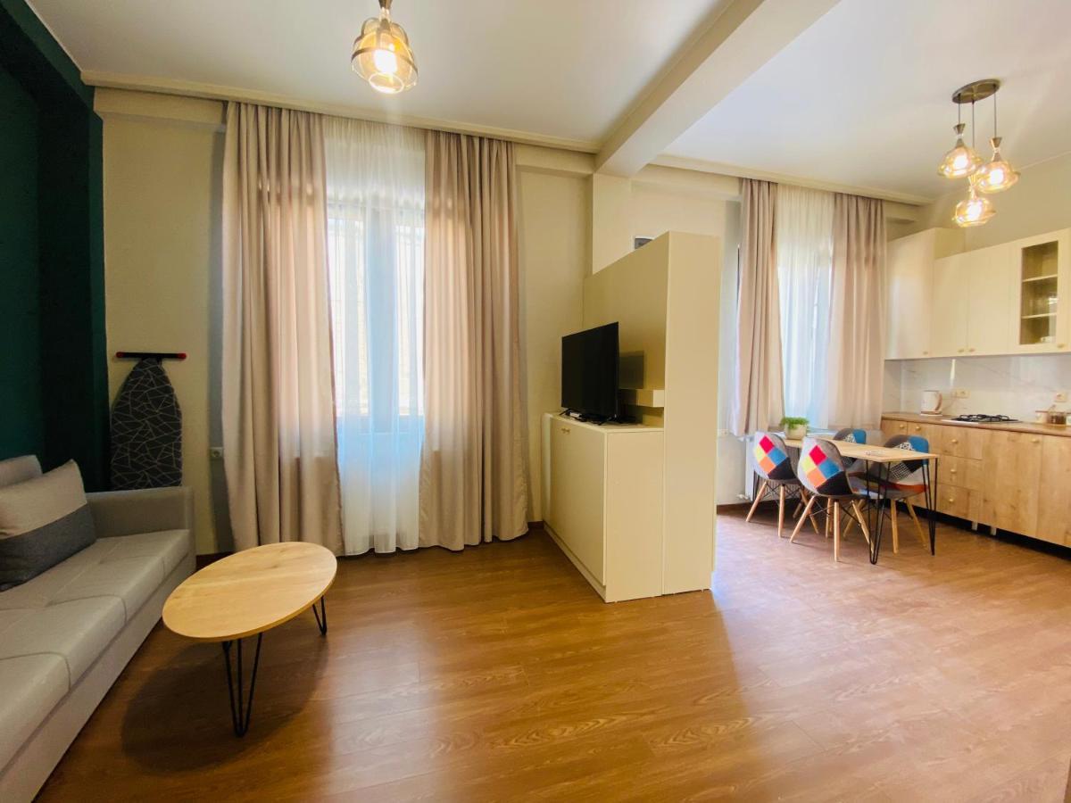 Luxury Apartment In Old Tbilisi With Terrace Buitenkant foto