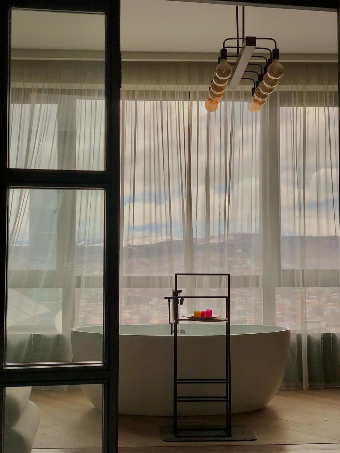 Luxury Apartment In Old Tbilisi With Terrace Buitenkant foto